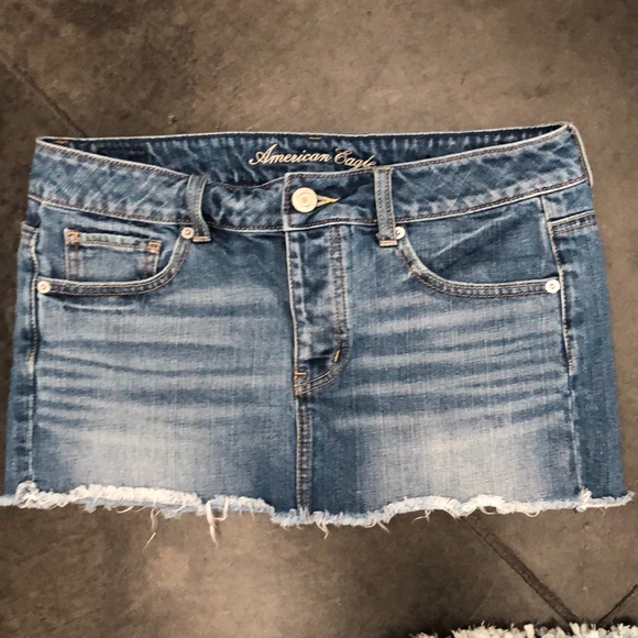 American Eagle Outfitters Dresses & Skirts - 💥3/$20 sale💥 Cute jean skirt!
